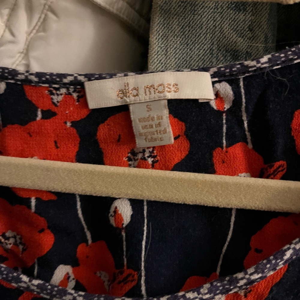 Cute Ella Moss top. Great condition, just needs to be ironed.